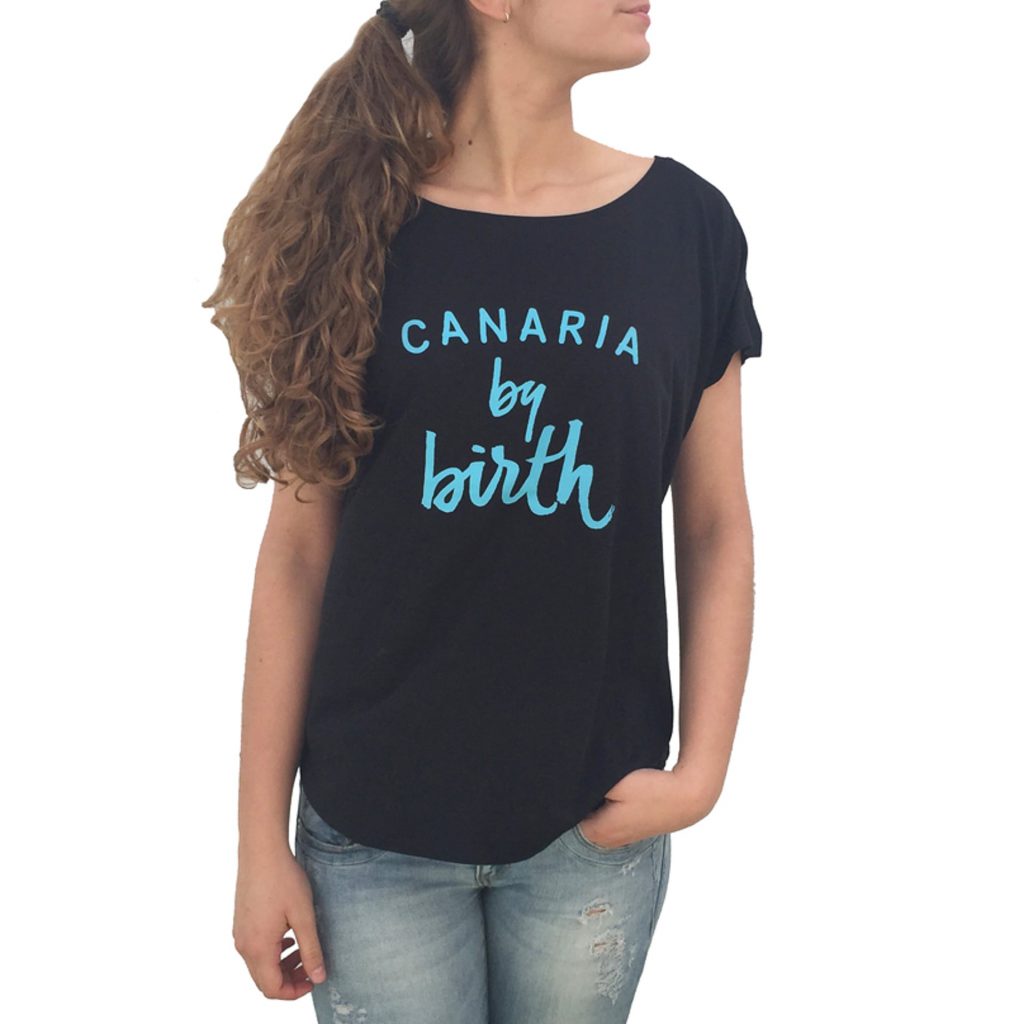 Canaria by birth turquesa frontal mujer camiseta