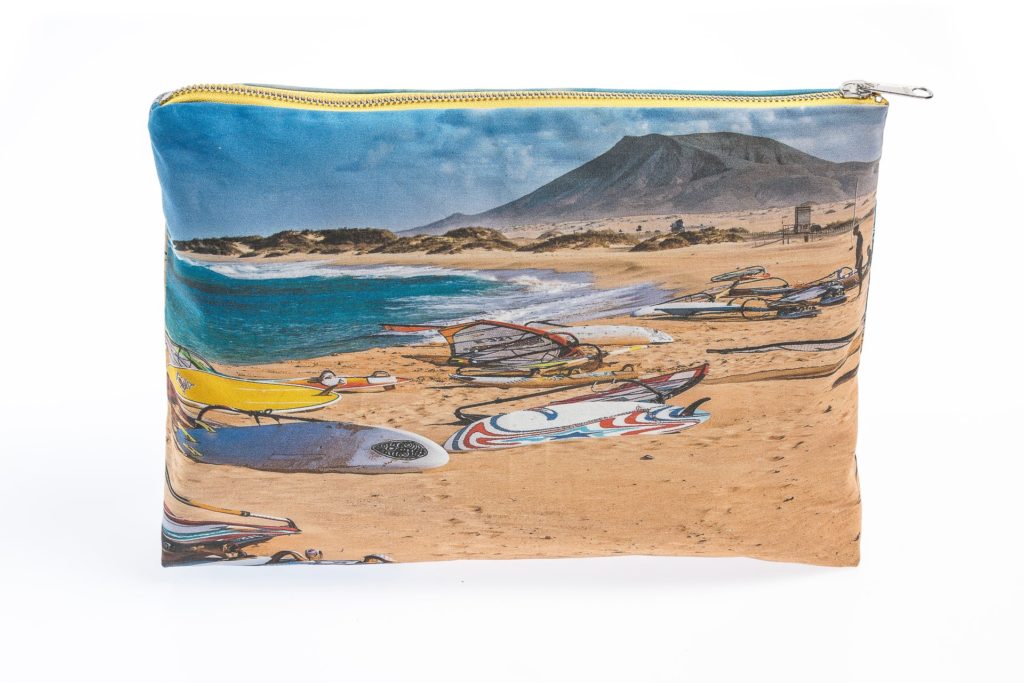 Windsurfing frontal pouch