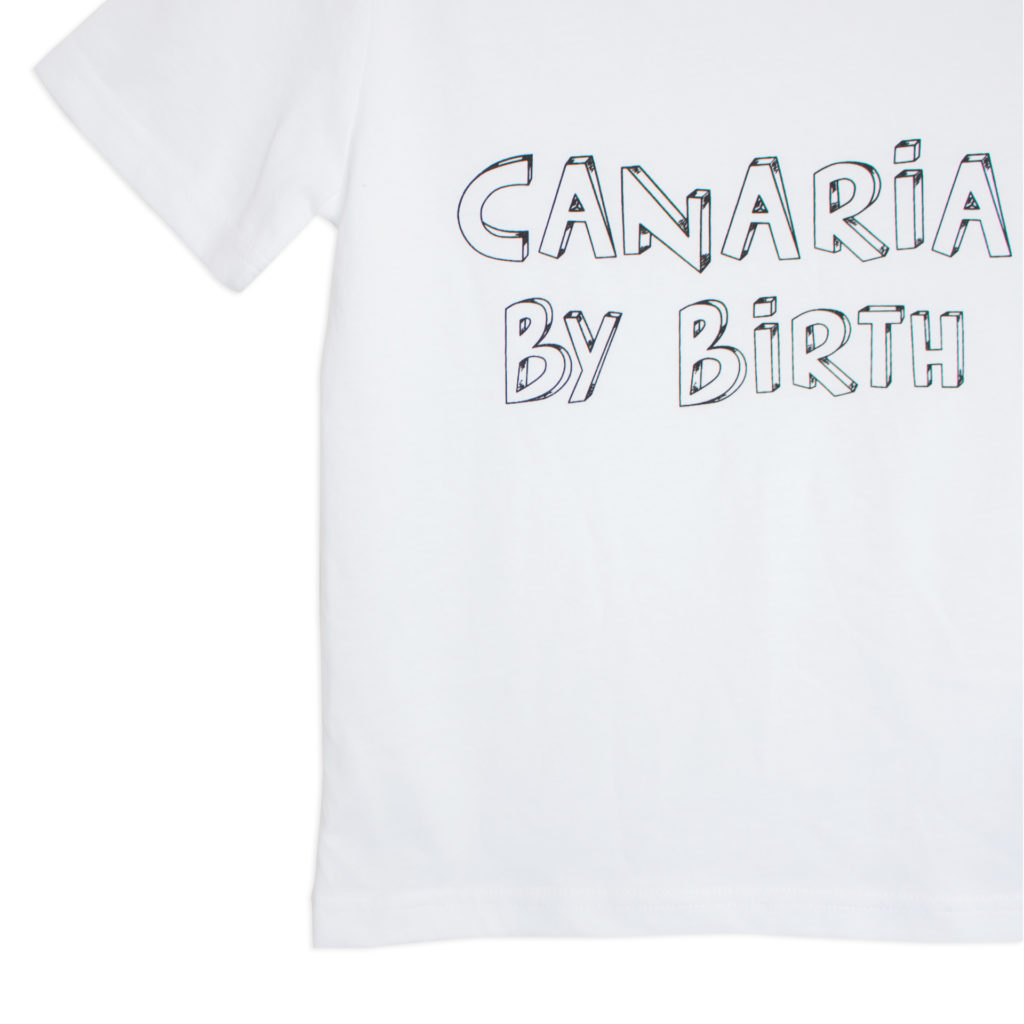 Canaria by birth detalle1 ni a camiseta cor