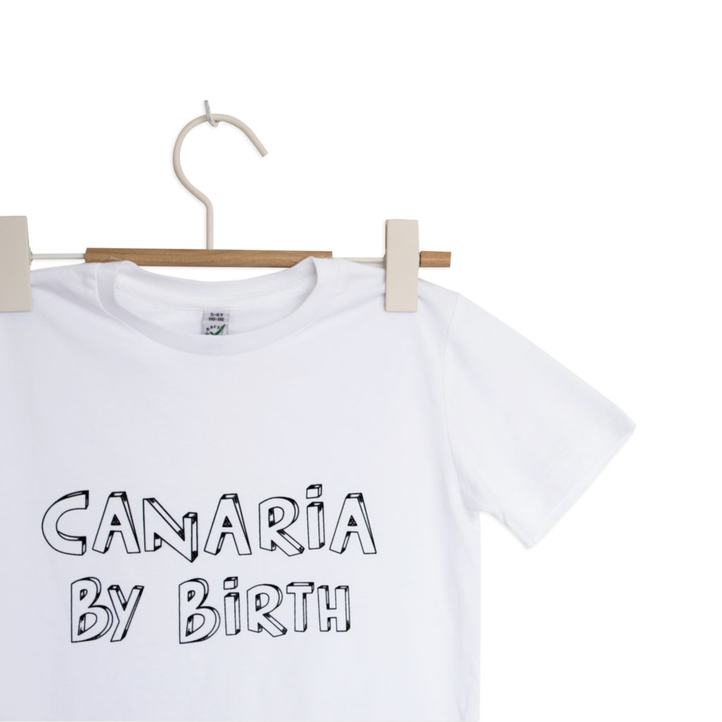 Canaria by birth detalle2 ni a camiseta cor